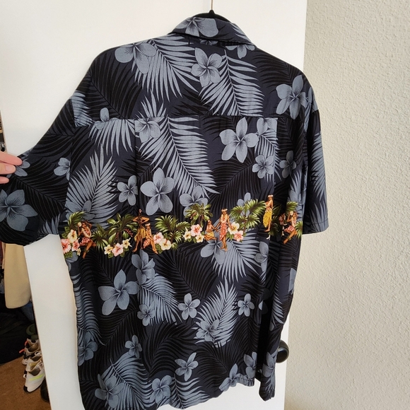 Paradise Found Vintage Hawaiin Button Down, Floral With Hula Girls, Size XL - Picture 2 of 6